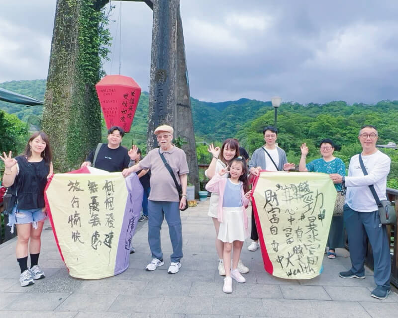 賓馳包車旅遊的客戶回饋圖片
